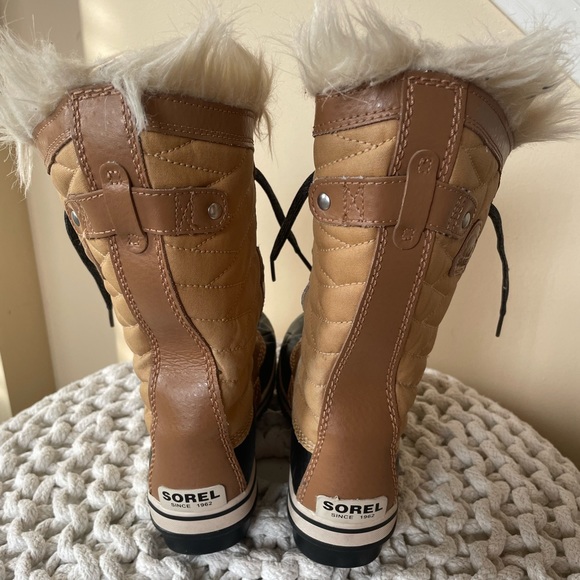 Sorel winter waterproof boots kids sizes 4 USA - Picture 3 of 12